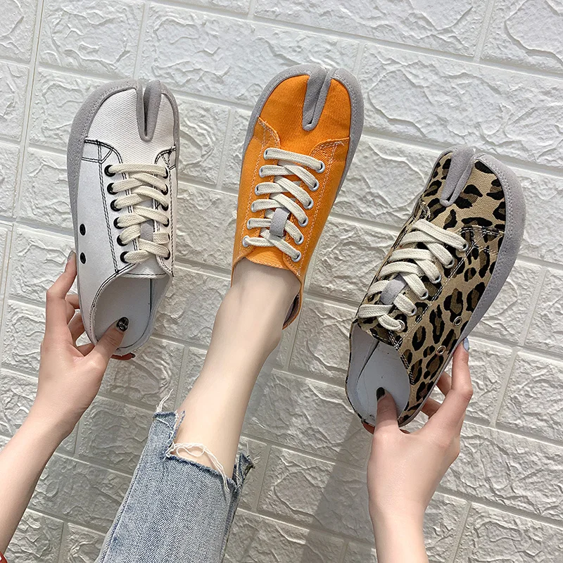 

Girl Shoes Canvas Slippers Ladies Wearing New Summer 2019 Net-style Red Heelless Lazy and half-slippers Female Singles Shoes