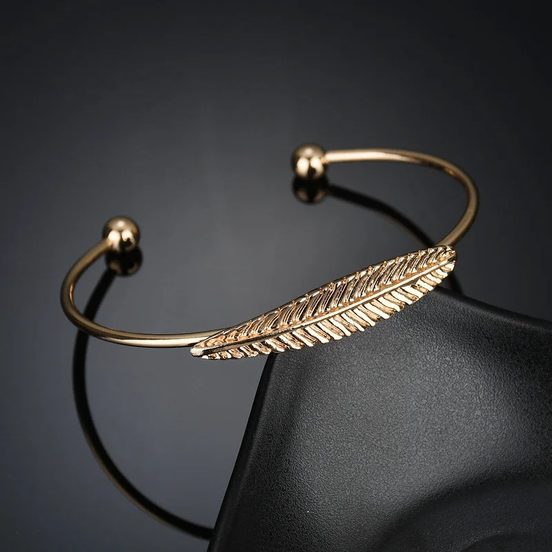 

Fashion Open Cuff Bracelet Bangles For Women Charms Adjustable Gold Silver Color Feather Bracelets Wedding Party Wife Love Gift