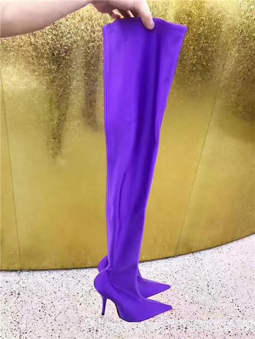 kylie-jenner-sexy-pink-purple-black-high 