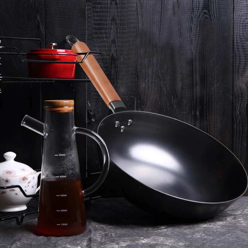 Cast iron frying pan round bottom wood handle Chinese wok no coating