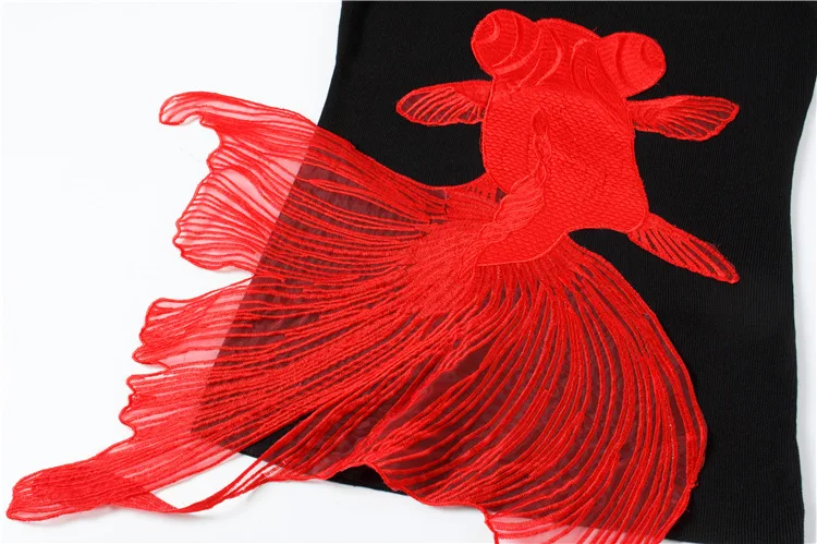 Heavy goldfish embroidery sweater Women Top O-Neck Short Sleeve Causal Fashion Cotton Shirt