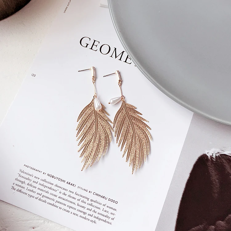 

Korean Best lady Fashion Earrings Bohemian Wedding Long Leaf and Flower Brincos Pearl Earrings for Women E2434