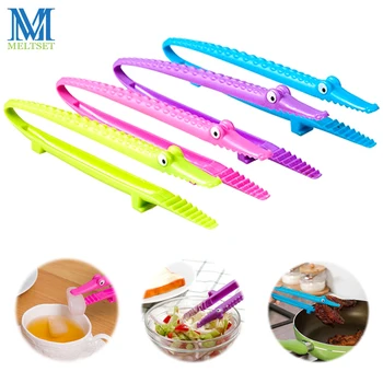 1PC Hanging Crocodile Plastic Food Bread Tong Vegetable Fruit Salad Cake Clip Food Tongs Kitchen Tools