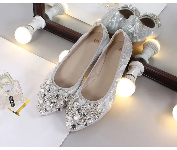 Большие размеры 34-45; женская обувь; модные туфли со стразами на плоской подошве для невесты; дышащие женские лоферы без застежки; Повседневная парусиновая женская обувь