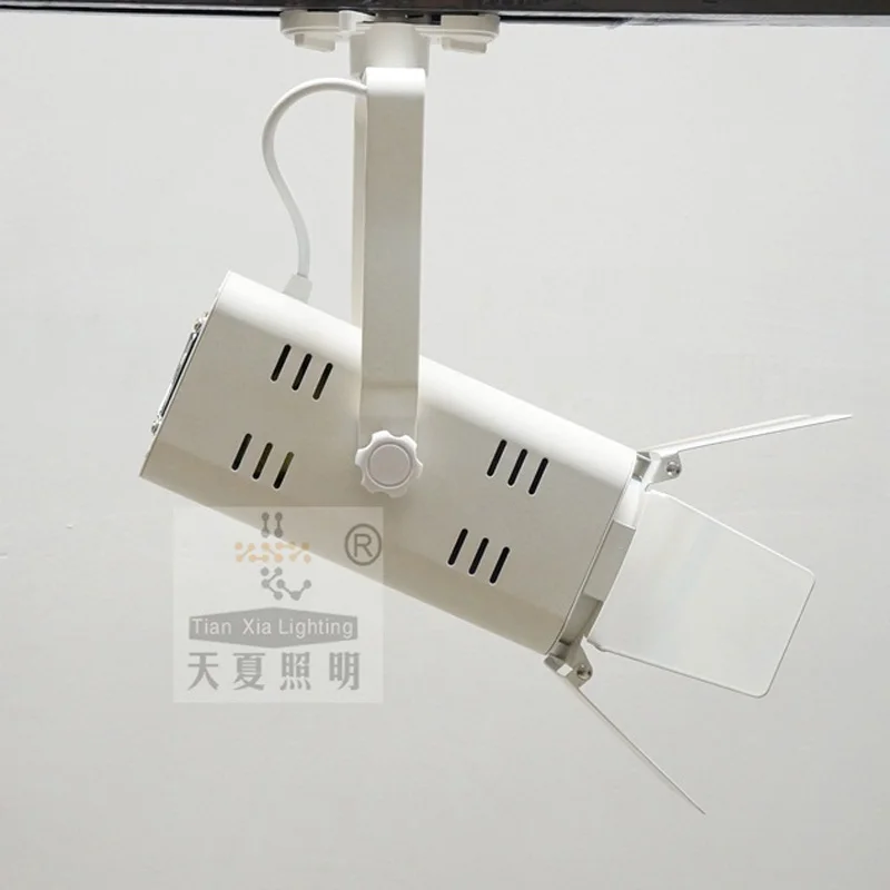 

3 wire exhibition lightings 20W black white track system replace 200W Halogen Bridgelux Warm/neture/cold White lamparas de riel