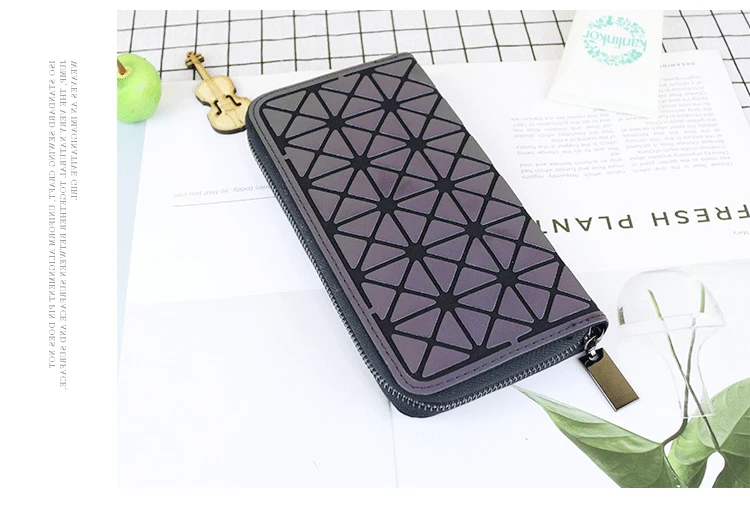 ZYJ Luminous Women Laser Geometry Quilted Plaid Long Wallets Dazzle Colour Girls Zipper Sequins Lattice Clutch Wallet Purse Bag (17)