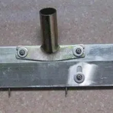 NCCTEC пиновый нивелир самонивелирующийся 560 мм/22 дюйма | стальной скребок, который может регулировать зубы от 0-30 мм