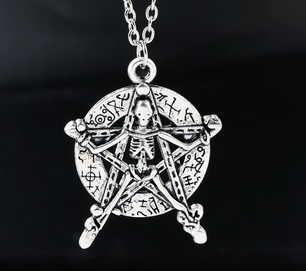 

1 Pcs Gothic Skeleton Pentagram Stars Pendant Necklaces Tibetan Silver Retro Skull Charms Fashion Jewelry Gift New Wiccan Pagan