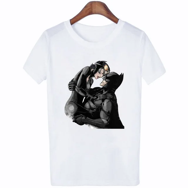 

WVIOCE New Cartoon Funny Fashion Kiss Couple Print T-shirt Personality Harajuku Summer Casual Loose S-2XL Women's Clothing