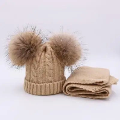 Детский зимний комплект из шапки и шарфа, шапка с помпонами из меха енота, теплый набор из шапки и шарфа для маленьких девочек - Цвет: Хаки