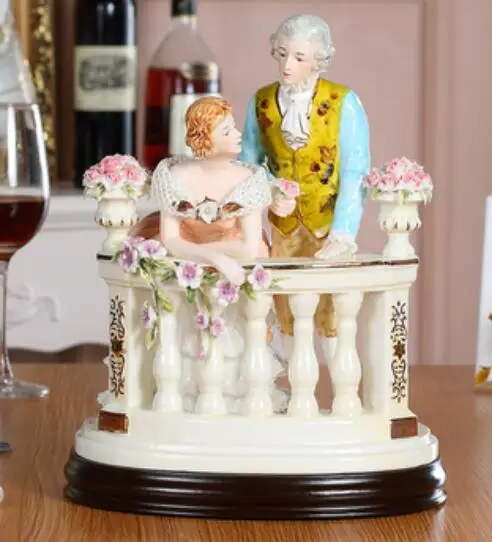 

British porcelain couple creative wedding gifts to display European luxury figures pigeon diamond painting home decoration