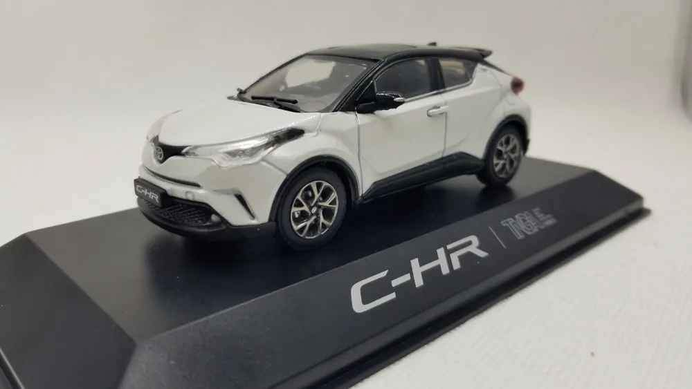 1:43 Diecast Model for Toyota C-HR 2017 White SUV Alloy Toy Car Miniature Collection Gifts CHR C HR