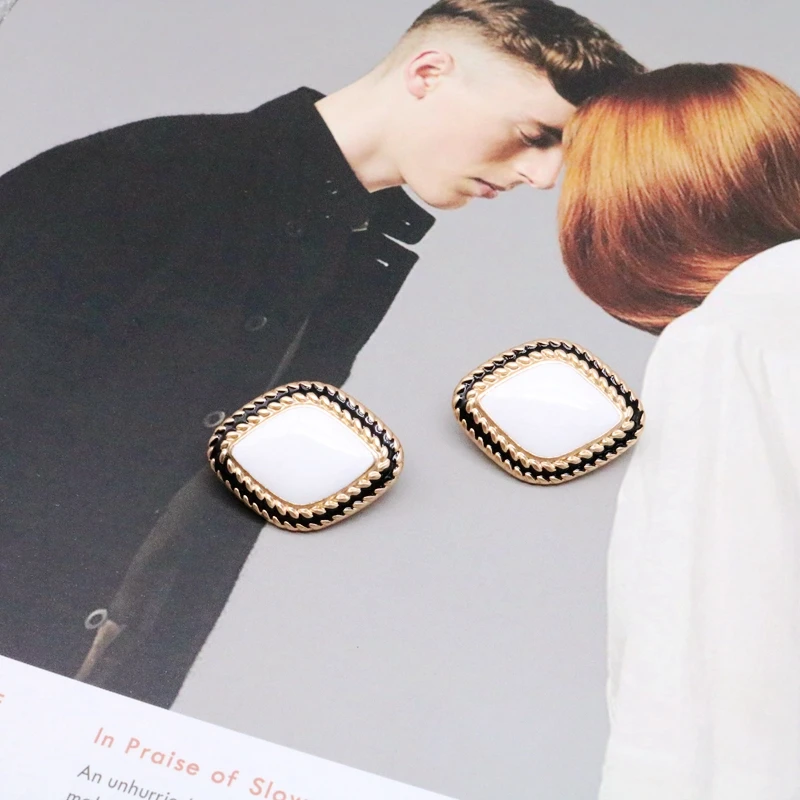 

Free Shipping Geometric White Black Enamel Cute Clip Earring