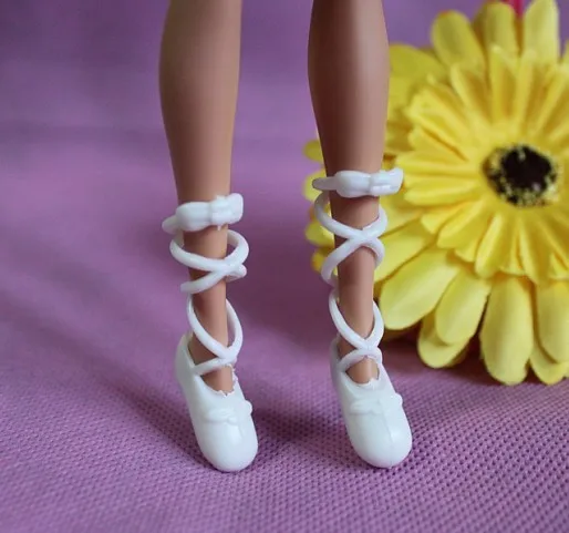 

AILAIKI 200 Pairs/lot Mixed Colors Fashion Dolls Beautiful Ballet Shoes For 1/6 Girl Dolls High-heeled Bind-type Toe Shoes Toy