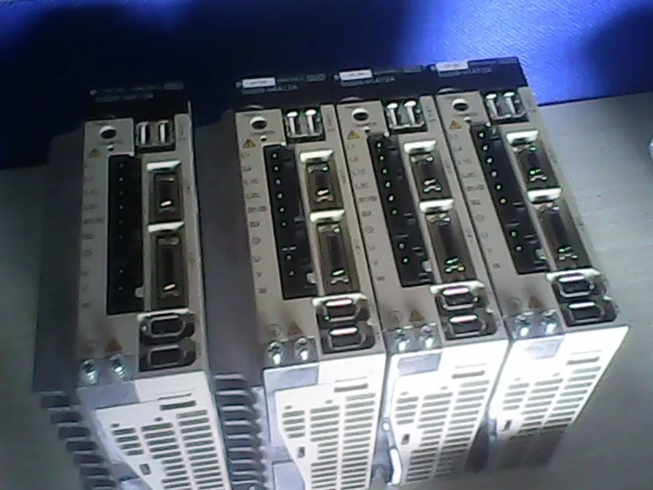 все цены на USED 100% TESTED YASKAWA AC SERVO DRIVER SGDS-04A72A онлайн