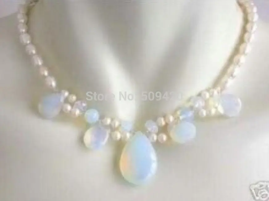 

Free Shipping >Blue Fire Opal and Fresh Water Pearl Cluster Necklace