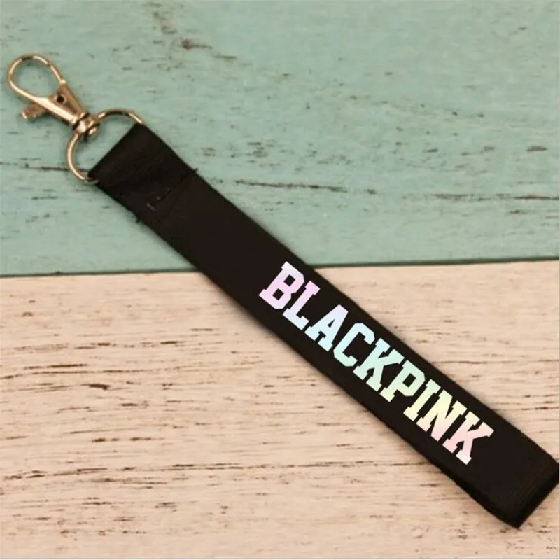 

Youpop Kpop Blackpink Lisa Pin Album Discoloration Name Key Chain K-pop Key Ring Pendant Keyring Laser Keychain
