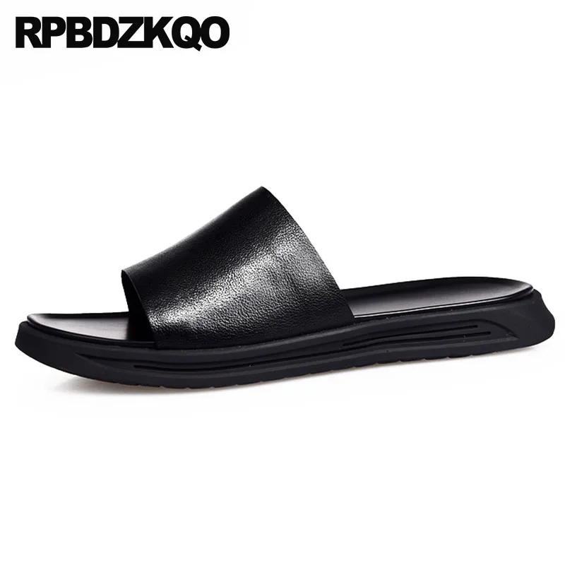 

Designer Shoes Waterproof Breathable Slides Water Slippers Slip On Casual Men Sandals Leather Summer Black Runway Beach 2018