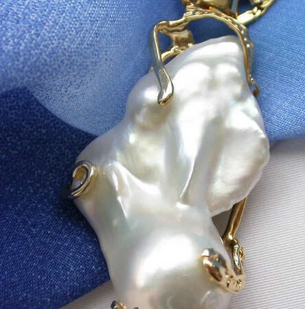 

ddh003809 baroque white keshi reborn pearl chain pendant