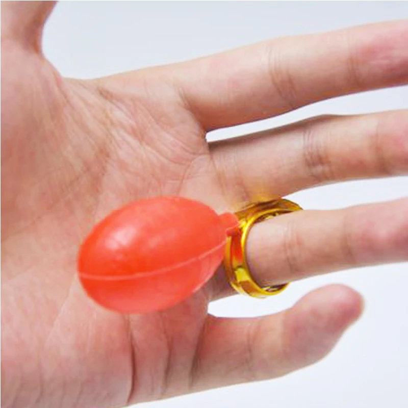 

Funny Jokes Toys Squirt Water Rings Novelty Tricky Toys Spray Water Gags Prank Toys for Kids Party Gift Drop Shipping