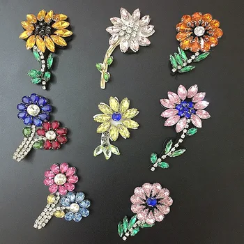 

Flowers Bead Patches Brooch Beaded Applique Patches Vintage Embroidered Badge Fabric Patch Fashion Clothing Socks DIY Decoration