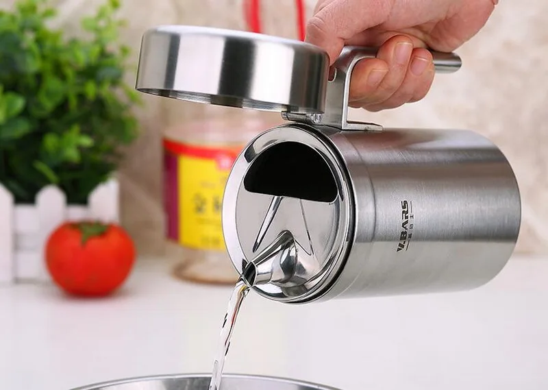Metal oil bottle stainless steel kitchen oil bottle proof vinegar pot seasoning