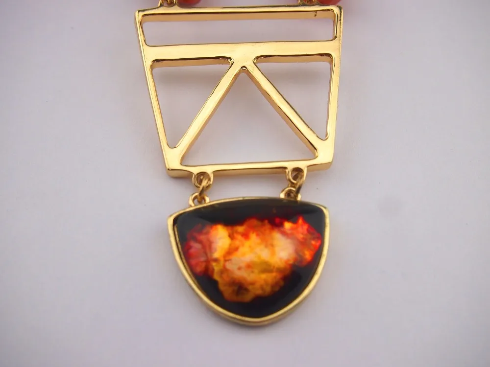 4440350272_560370173