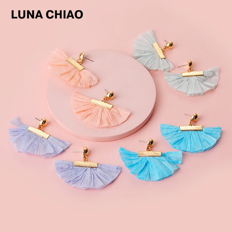 

LUNA CHIAO INS Trendy Spring Summer Colorful Fan Fringed Raffia Grass Drop Statement Earrings for Women
