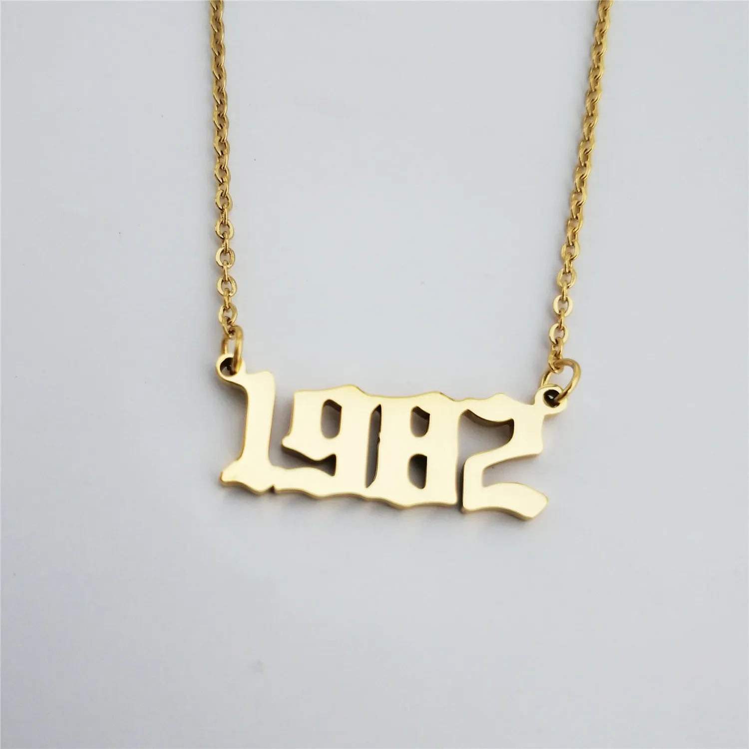 

Fashion Jewelry Year 1982 Personalized Old English Number Necklace For Women Statement Pendant Necklace Gold Christmas Gift BFF