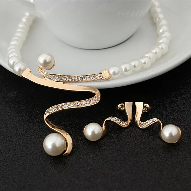

Hot Sale Gold Color Simulated Pearl Jewelry Sets Deep V clavicle Imitation Pearl Necklace/Earrings Bridal Wedding Jewelry Sets
