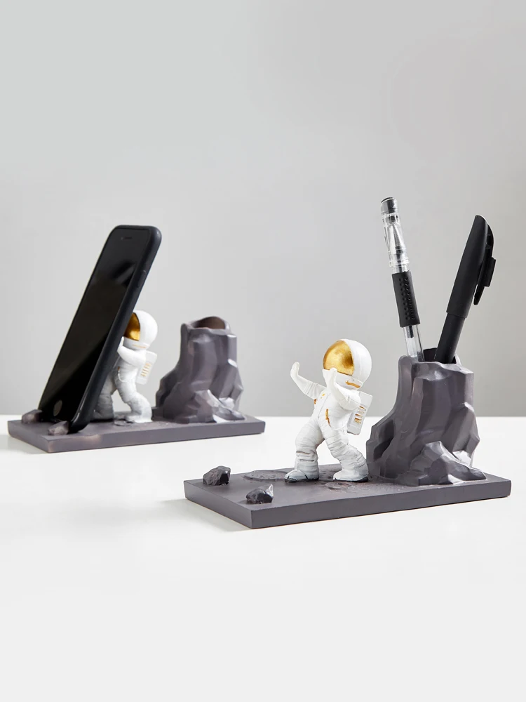 Скандинавские креативные домашние персональные украшения из смолы астронавт маятник подставка для мобильного телефона Практичный Настольный маятник