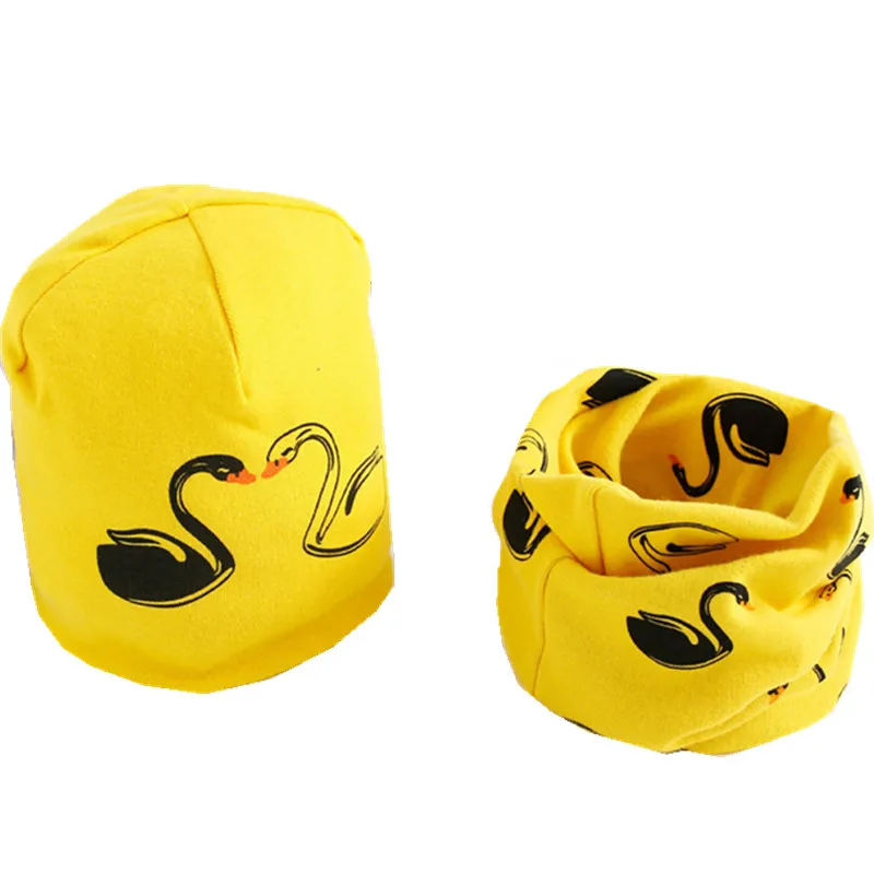 yellow swan hat set Новые Хлопковые плюшевые шапки для девочек с шарфом Фрукты Сова-овца Звезды Львиная шапочка для мальчиков Детская шапка с шарфом и воротником Комплект хлопчатобумажной шапки для детей - Цвет: yellow swan hat set