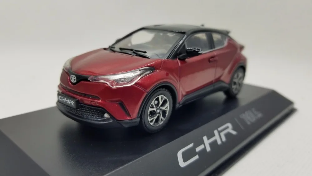 1:43 Diecast Model for Toyota C-HR 2017 Red SUV Alloy Toy Car Miniature Collection Gifts CHR C HR