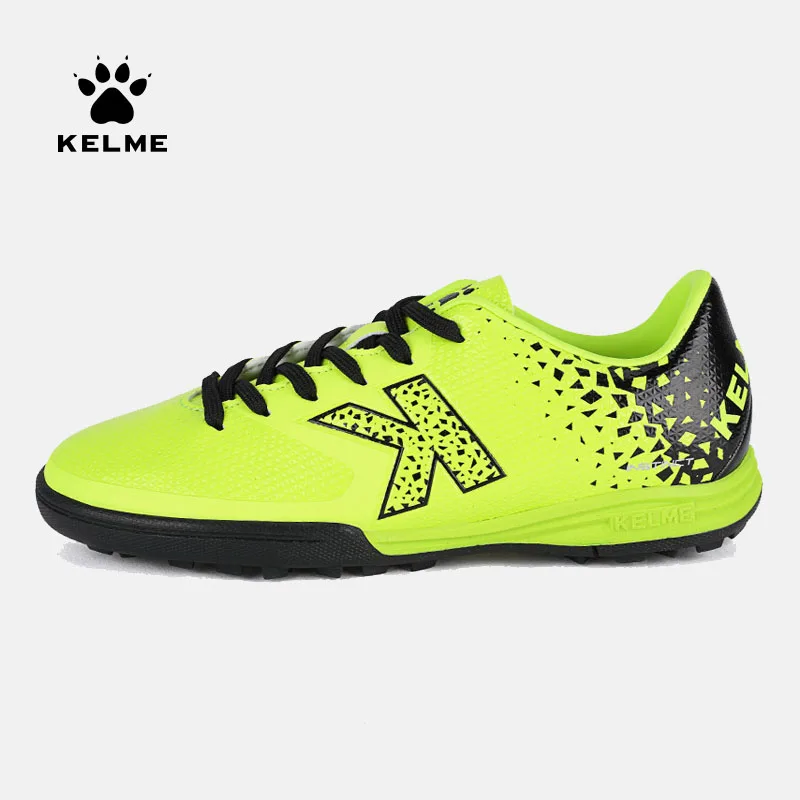 

KELME 2017 Men Outdoor Turf Soccer Shoes Light Sports Shoes Male Professional Trainers Football Sneakers Zapatos Hombre K98