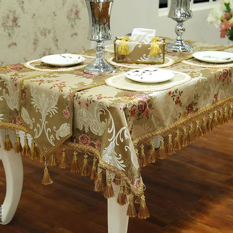 Grade A Top Quality Jacquard Luxury Romantic Flowers Table Cover
