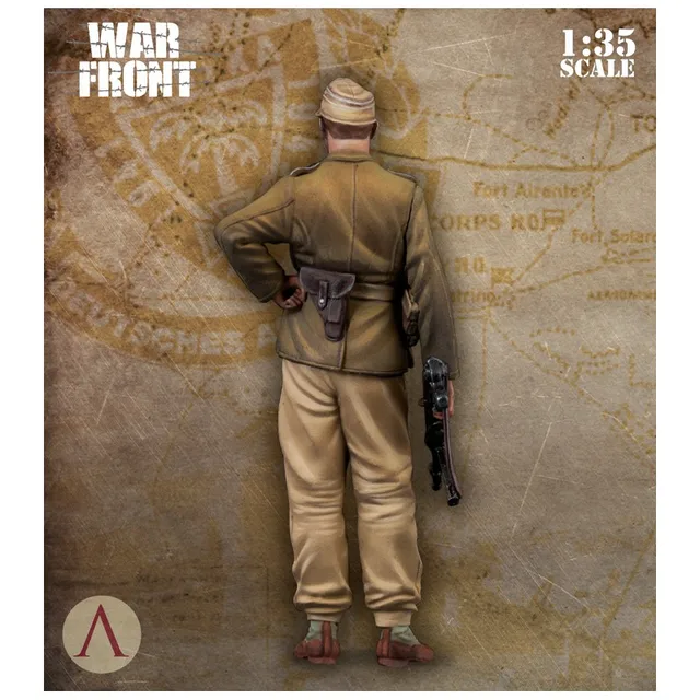 1:35 Resin kit  standing German soldier 4