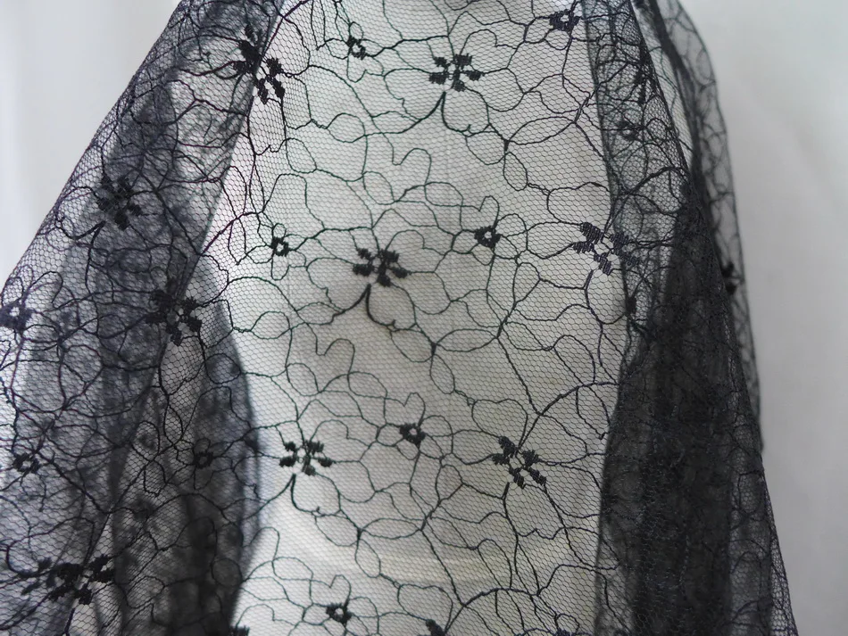 

Latest Design African French Lace Fabric In Black/White Net Tulle Lace Fabric Embroidered Net Mesh Cloth