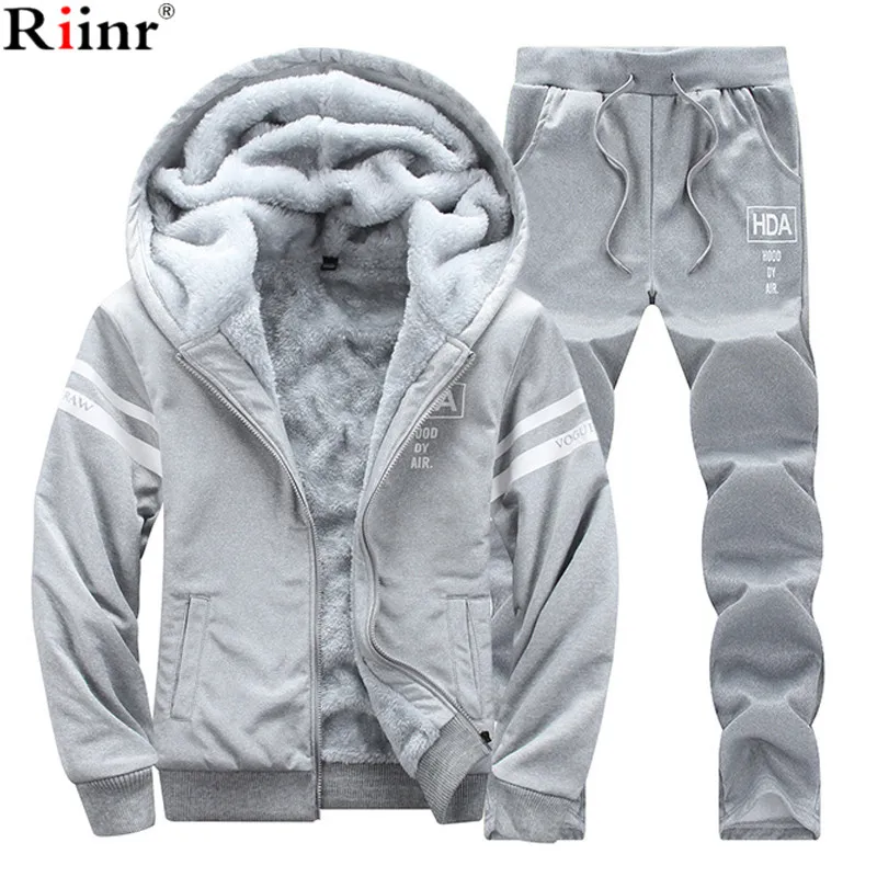 Riinr 2017 Fashion New Arrival Men's Sportwear Sets Winter Casual Hoodies Two Piece Sets Printing Solid Color Sporting Suit Men Riinr 2017 Fashion New Arrival Men's Sportwear Sets Winter Casual Hoodies Two Piece Sets Printing Solid Color Sporting Suit Men