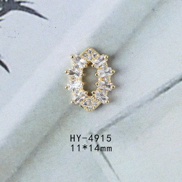 915