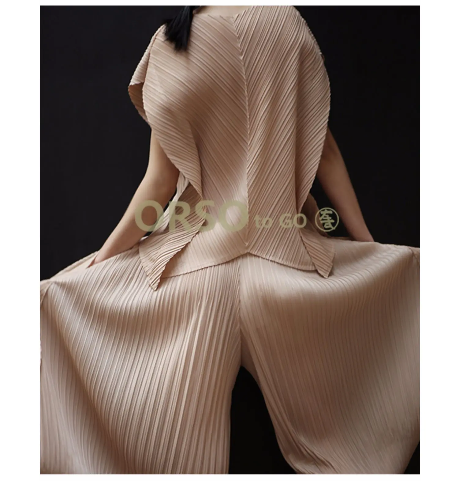 Changpleat лето новые женские свободные футболки Топы miяк плиссированные Модные Дизайнерские однотонные с v-образным вырезом Большие размеры женские футболки Tide T0