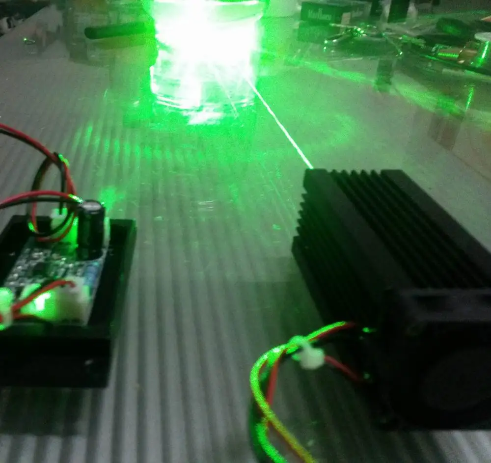 

focusable true 200mw 532nm green laser module with TTL 5V input good cooling continuously working