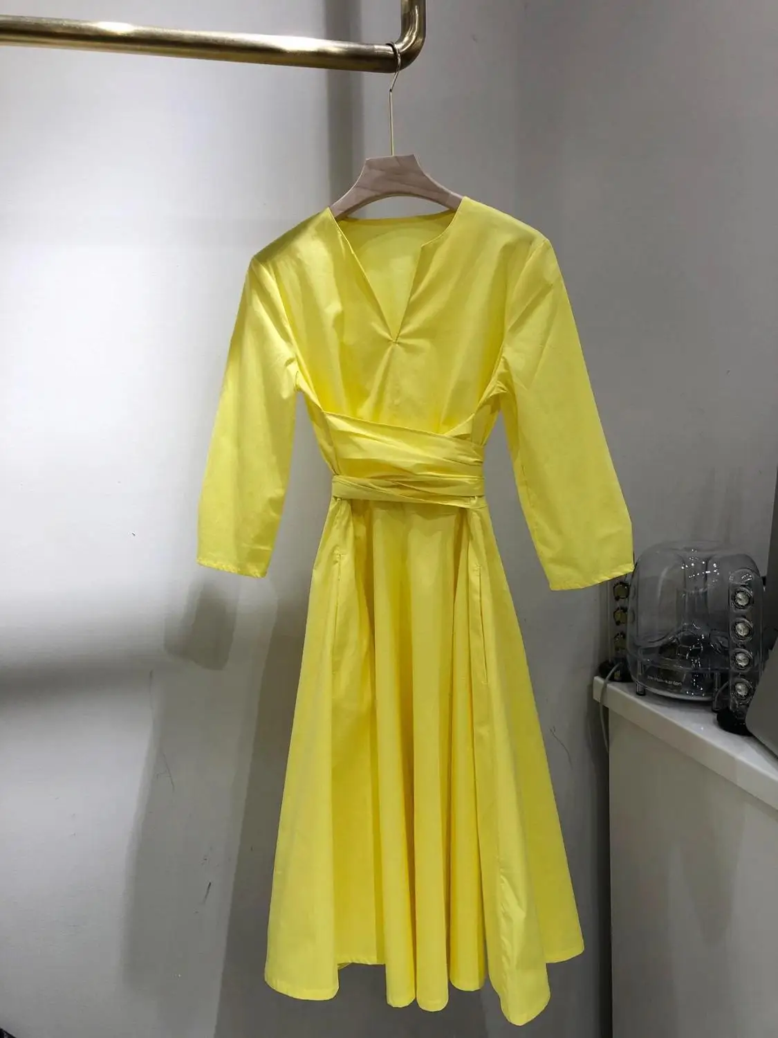 

2019 new ladies fashion long-sleeved V-neck tie with solid color dress 0706