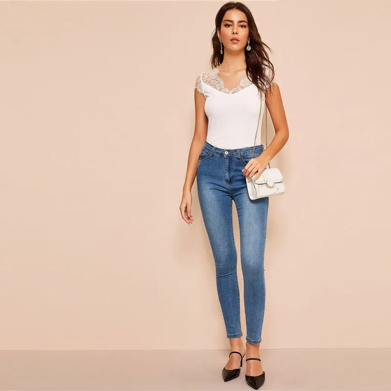 SHEIN белая футболка с кружевной отделкой, облегающая, в рубчик, женская, стильная, однотонная, v-образный вырез, рукав-крылышко, эластичная летняя рубашка, женские топы