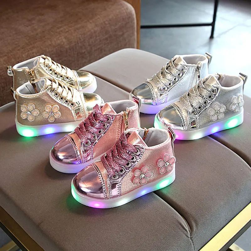 Светящиеся кроссовки обувь для девочек детская с подсветкой со светящейся