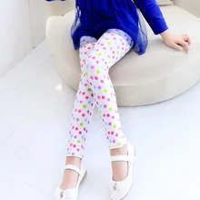 Розничная ; модные леггинсы с цветочным принтом для девочек 2-6 лет; одежда для маленьких девочек; брюки в горошек белого и розового цвета;