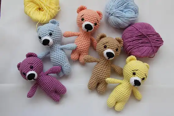 muñecos de lana a crochet