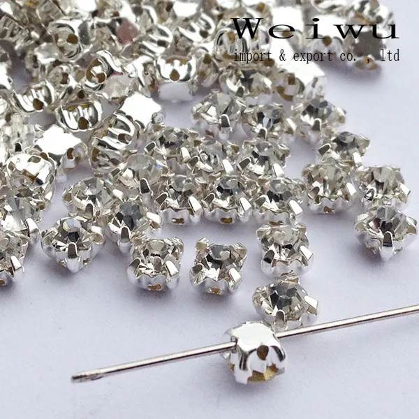 Rhinestones in claw 5
