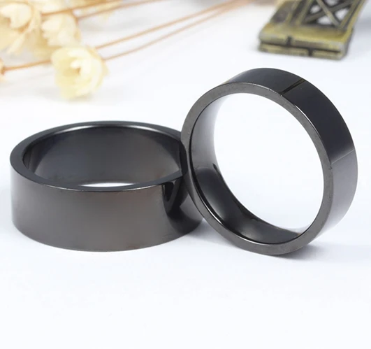 KISS MANDY Personalized Black Couple Rings Stainless Steel Finger Rings for Lover Gift Fashion Anniversary Wedding Jewelry KR86