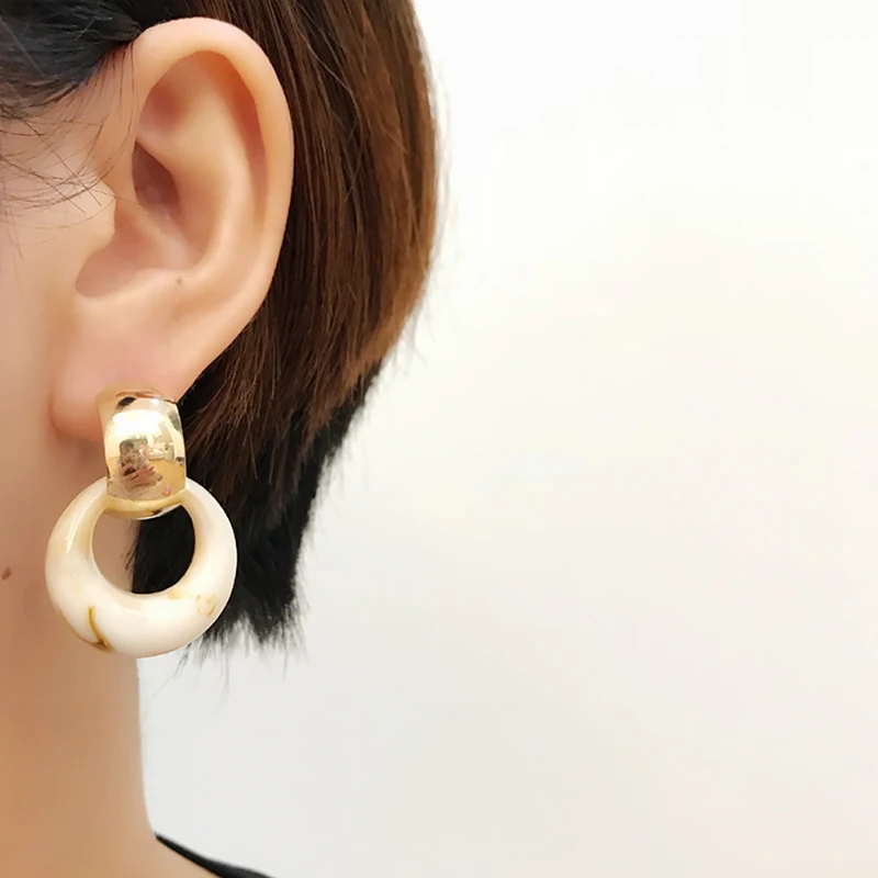 

Solememo New Design Round Hoop Earring Fashion Korean Big Circle Earrings For Women Christmas Party Wedding Jewelry Gifts E4002