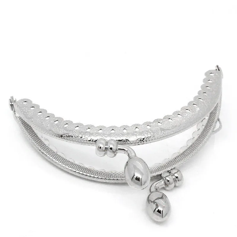 

25Pcs Wholesale Ruffled Metal Arch Frame Kiss Clasps Lock Clutch Handbag Handle 8.5x7cm, 2 Colors